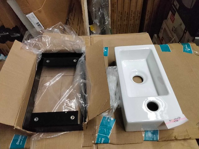 Fonteinbakje met houder. - afbeelding 1 van  4