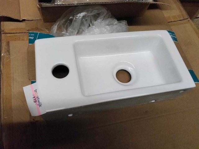 Fonteinbakje met houder. - afbeelding 2 van  4