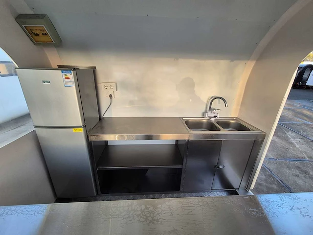 Foodtruck beige - 2025 - afbeelding 6 van  15