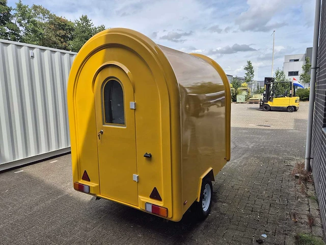 Foodtruck geel met afzuigkap - 2025 - afbeelding 9 van  15