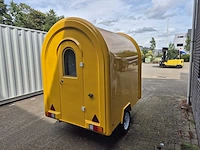 Foodtruck geel met afzuigkap - 2025 - afbeelding 9 van  15
