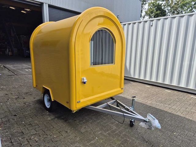 Foodtruck geel met afzuigkap - 2025 - afbeelding 10 van  15