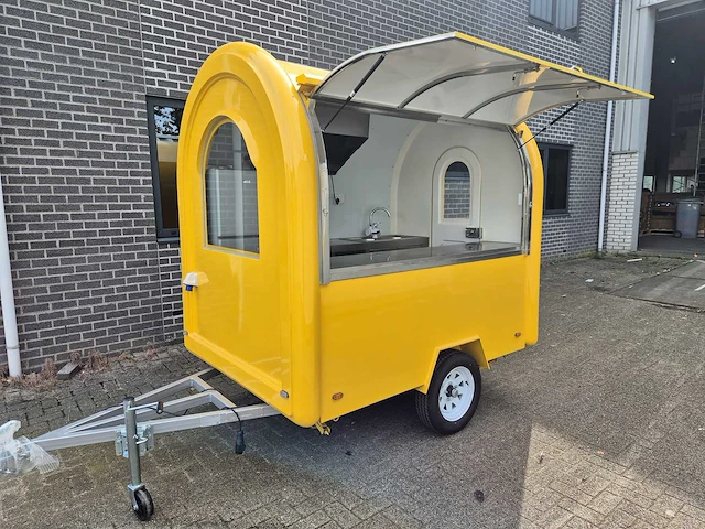 Foodtruck geel met afzuigkap - 2025 - afbeelding 12 van  15