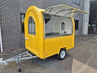 Foodtruck geel met afzuigkap - 2025 - afbeelding 12 van  15