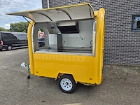 Foodtruck geel met afzuigkap - 2025 - afbeelding 15 van  15