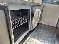 Foodtruck rood met afzuigkap + koelwerkbank - 2025 - afbeelding 2 van  14