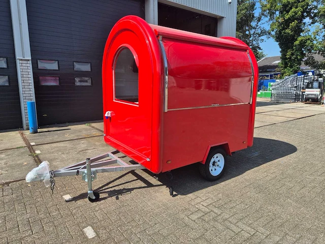 Foodtruck rood met afzuigkap + koelwerkbank - 2025 - afbeelding 7 van  14