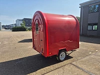 Foodtruck rood met afzuigkap + koelwerkbank - 2025 - afbeelding 9 van  14