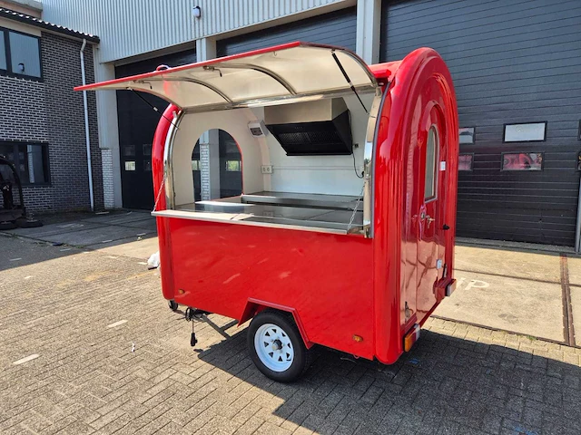 Foodtruck rood met afzuigkap + koelwerkbank - 2025 - afbeelding 13 van  14