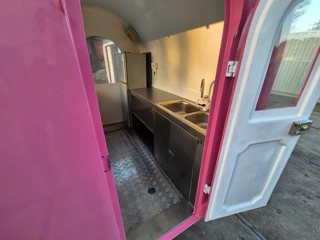 Foodtruck roze - 2025 - afbeelding 3 van  11