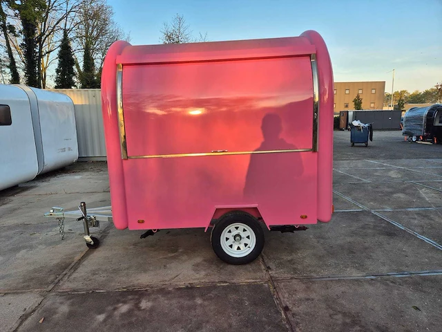 Foodtruck roze - 2025 - afbeelding 1 van  11