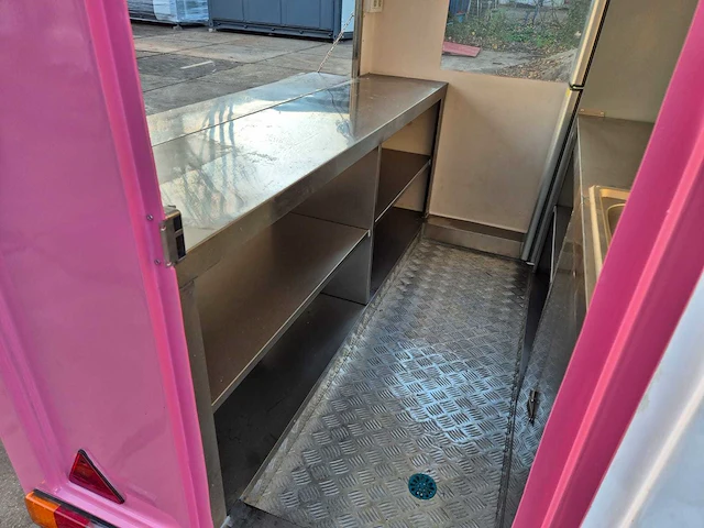 Foodtruck roze - 2025 - afbeelding 11 van  11