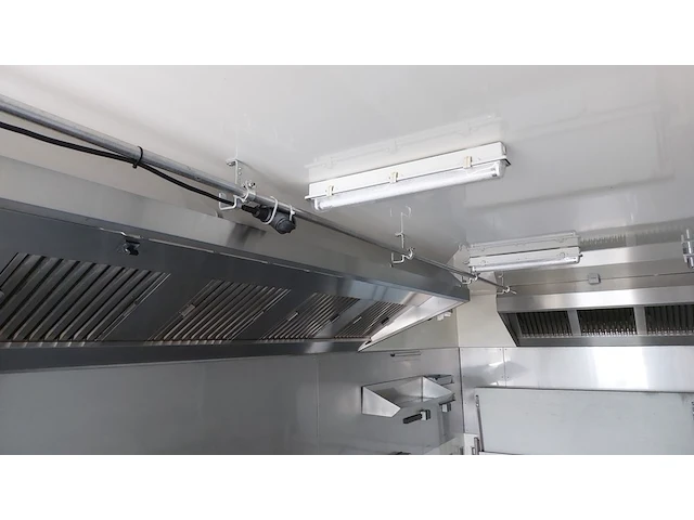 Foodunit / mobile keuken voorzien van kabelsysteem yntema carroseriebouw, ws0 - afbeelding 31 van  58