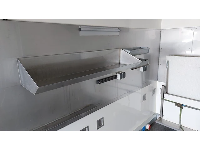Foodunit / mobile keuken voorzien van kabelsysteem yntema carroseriebouw, ws0 - afbeelding 40 van  58