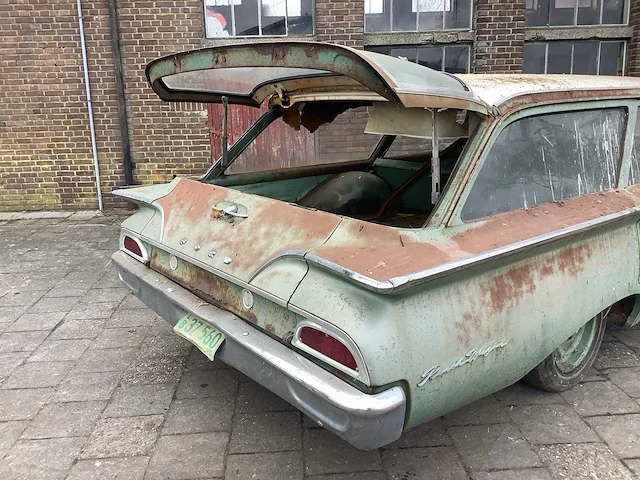 Ford - 1960 - range wagon - personenauto - afbeelding 2 van  22