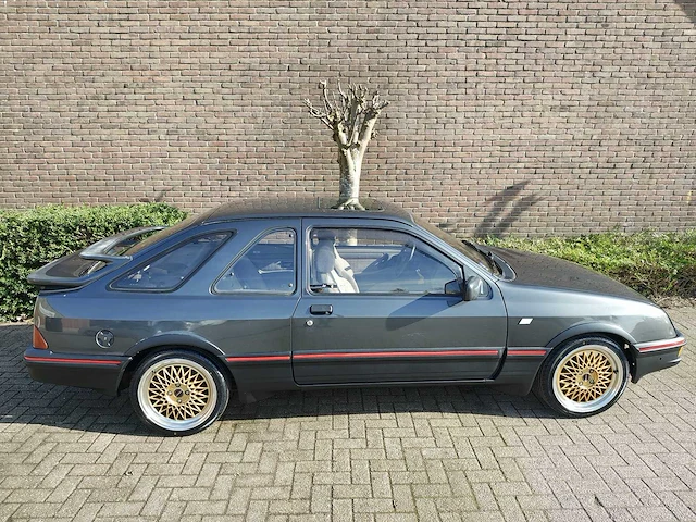 Ford - 1983 - sierra - 2.8 v6 xr4 inj. - lr-sl-61 - afbeelding 21 van  22