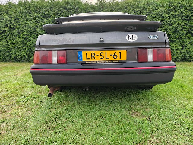 Ford - 1983 - sierra - 2.8 v6 xr4 inj. - personenauto - oldtimer - afbeelding 2 van  36