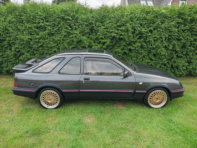 Ford - 1983 - sierra - 2.8 v6 xr4 inj. - personenauto - oldtimer - afbeelding 3 van  36