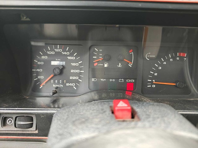 Ford - 1983 - sierra - 2.8 v6 xr4 inj. - personenauto - oldtimer - afbeelding 19 van  36