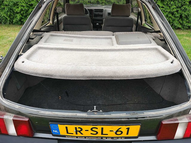 Ford - 1983 - sierra - 2.8 v6 xr4 inj. - personenauto - oldtimer - afbeelding 22 van  36