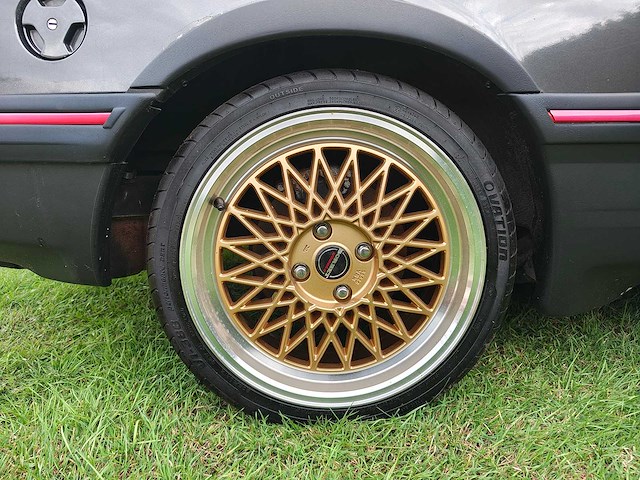 Ford - 1983 - sierra - 2.8 v6 xr4 inj. - personenauto - oldtimer - afbeelding 26 van  36