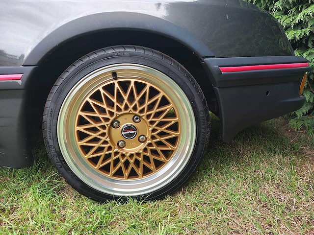 Ford - 1983 - sierra - 2.8 v6 xr4 inj. - personenauto - oldtimer - afbeelding 27 van  36