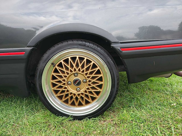 Ford - 1983 - sierra - 2.8 v6 xr4 inj. - personenauto - oldtimer - afbeelding 28 van  36