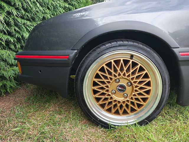 Ford - 1983 - sierra - 2.8 v6 xr4 inj. - personenauto - oldtimer - afbeelding 29 van  36