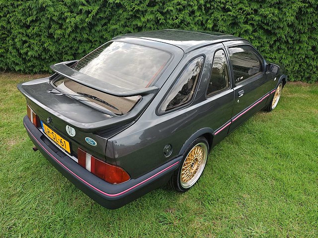 Ford - 1983 - sierra - 2.8 v6 xr4 inj. - personenauto - oldtimer - afbeelding 32 van  36