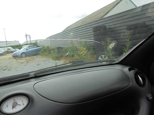 Ford - 2003 - streetka - 1.6 - 16-nff-3 - afbeelding 4 van  15