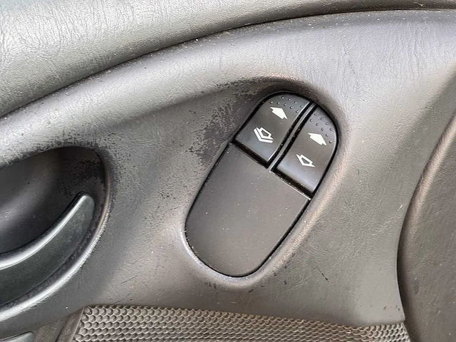 Ford - 2005 - focus - 1.6-16v futura - 22-rd-nh - afbeelding 4 van  14