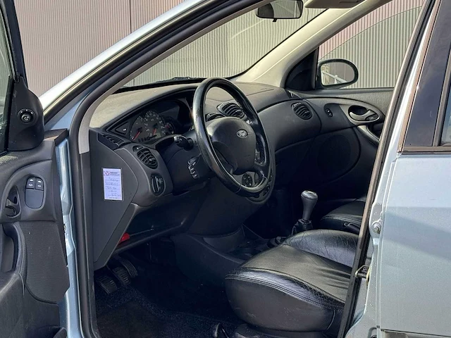 Ford - 2005 - focus - 1.6-16v futura - 22-rd-nh - afbeelding 12 van  14