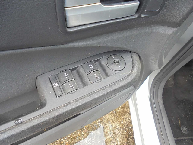 Ford - 2006 - focus c-max - 1.6 tdci ambiente - 1-xft-37 - afbeelding 8 van  11