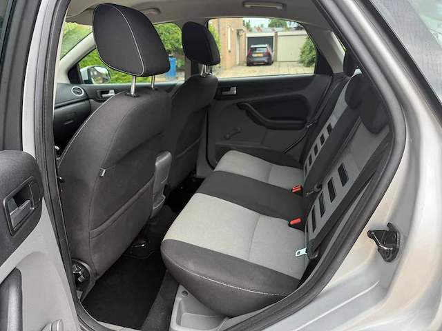 Ford - 2011 - focus - 1.6 comfort - 14-pgn-7 - afbeelding 8 van  18