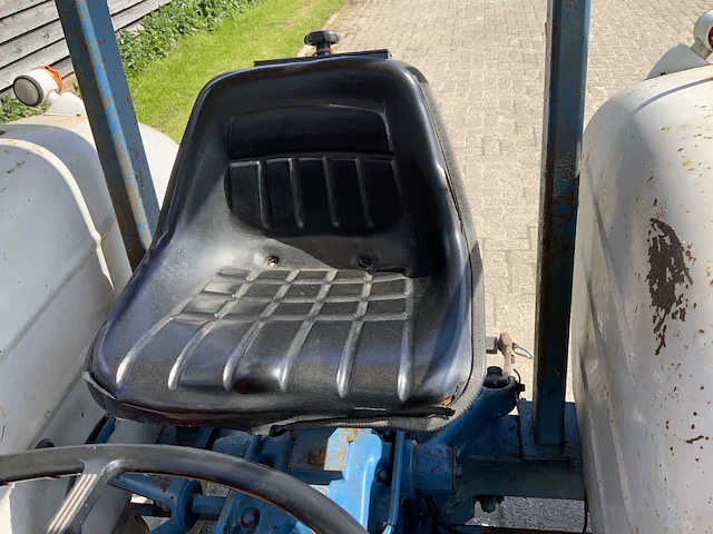 Ford - 3000 - oldtimer - tractor - 1966 - afbeelding 3 van  25
