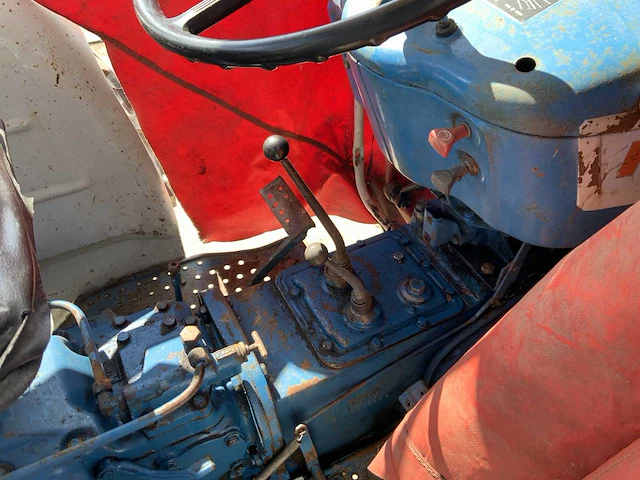 Ford - 3000 - oldtimer - tractor - 1966 - afbeelding 8 van  25