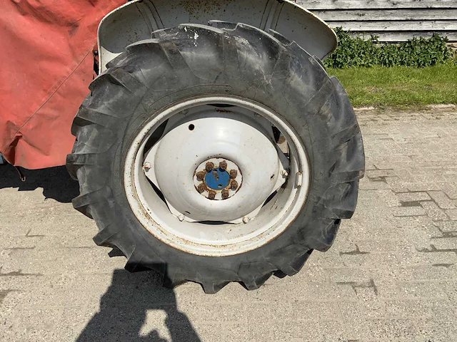 Ford - 3000 - oldtimer - tractor - 1966 - afbeelding 14 van  25
