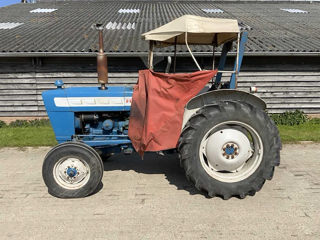 Ford - 3000 - oldtimer - tractor - 1966 - afbeelding 12 van  25