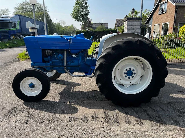Ford - 4500 - oldtimer tractor - afbeelding 9 van  16