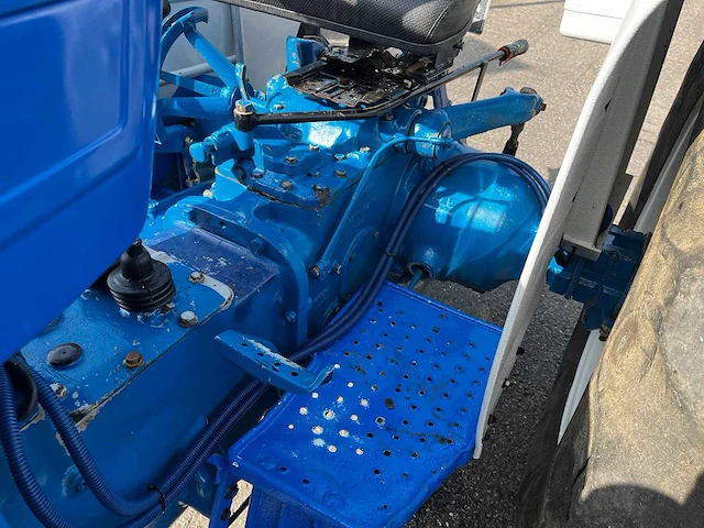 Ford - 4500 - oldtimer tractor - afbeelding 13 van  16