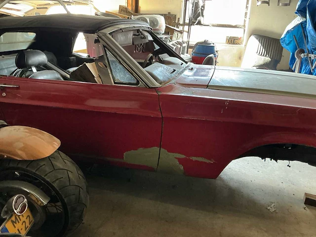 Ford - cabriolet - mustang - oldtimer - afbeelding 5 van  10
