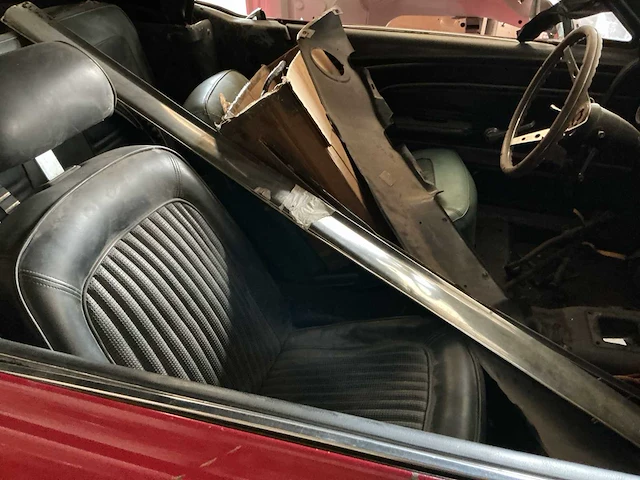 Ford - cabriolet - mustang - oldtimer - afbeelding 8 van  10
