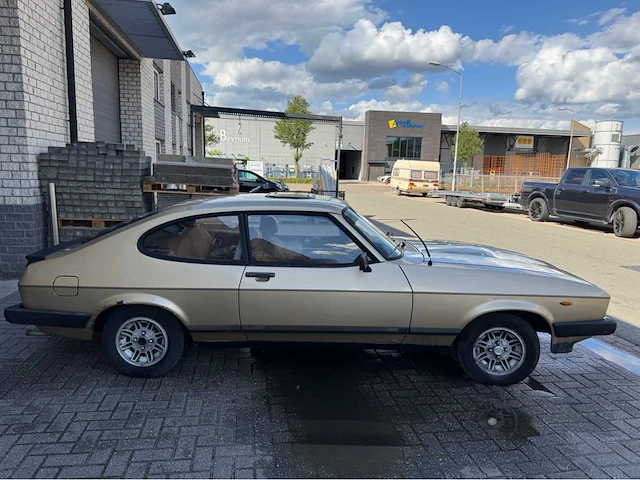 Ford - capri 2.0 gl - oldtimer - afbeelding 15 van  20