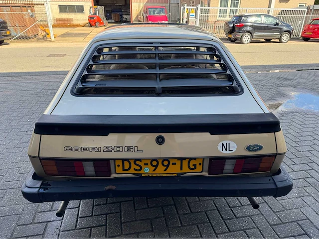 Ford - capri 2.0 gl - oldtimer - afbeelding 17 van  20