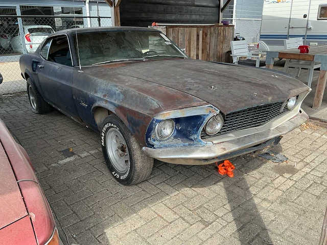 Ford - fastback - mustang fastback - oldtimer - afbeelding 3 van  9
