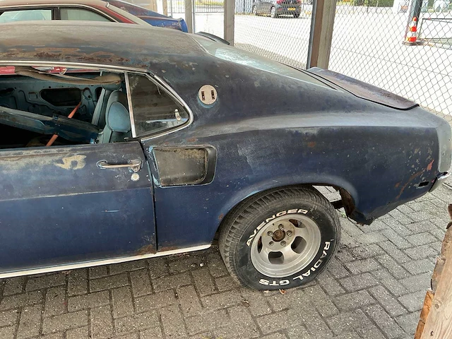 Ford - fastback - mustang fastback - oldtimer - afbeelding 5 van  9