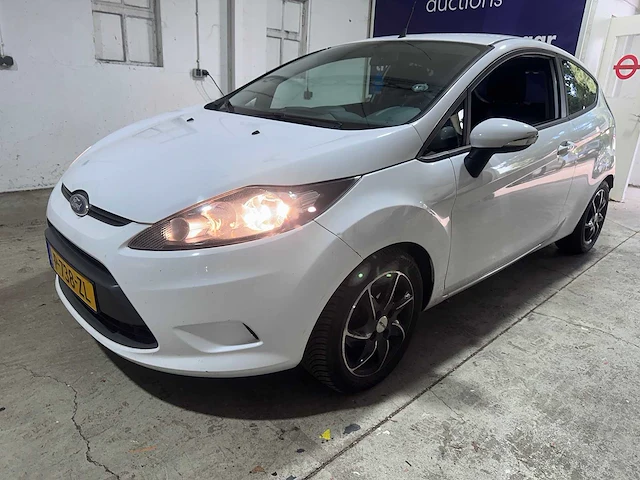 Ford - fiesta - 1.25 ghia - p-738-zl - afbeelding 1 van  18