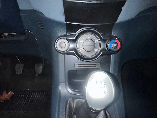 Ford - fiesta - 1.25 limited - 8-zln-36 - afbeelding 8 van  21