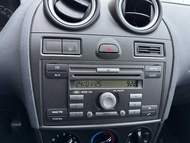 Ford - fiesta - 1.3-8v futura airco 64-sx-hl - afbeelding 5 van  17