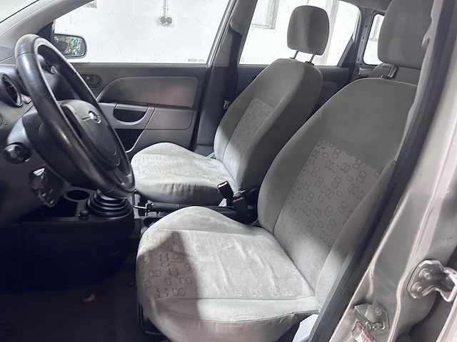 Ford - fiesta - 1.3 ambiente - 44-lh-ff - afbeelding 14 van  17